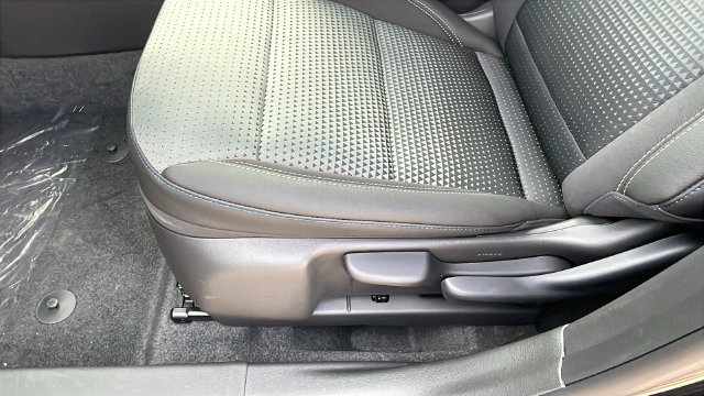 New 2026 Chevrolet Trax LT w/ LT Convenience Package FWD image 29