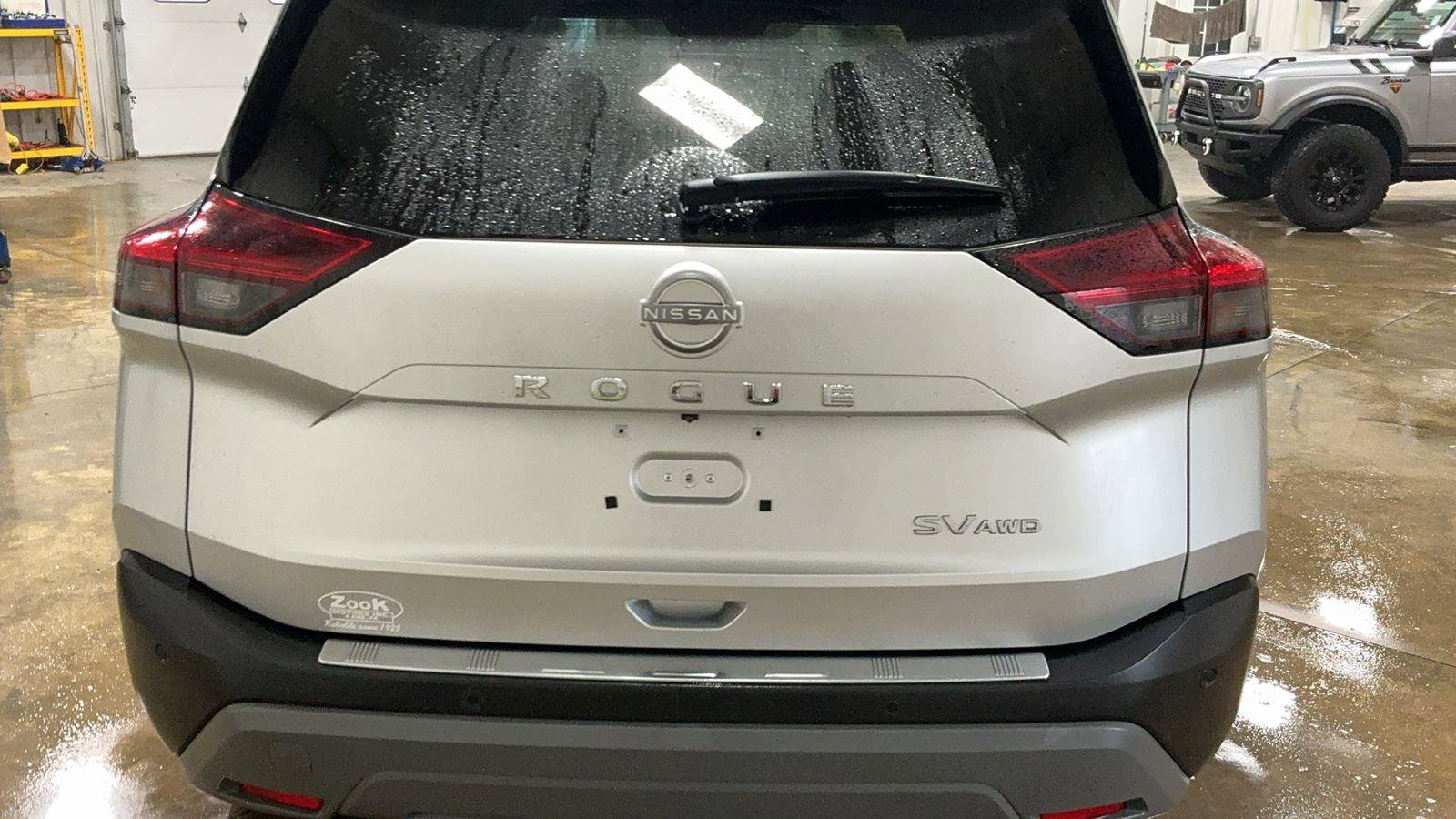 Used 2023 Nissan Rogue SV w/ SV Premium B Package image 5