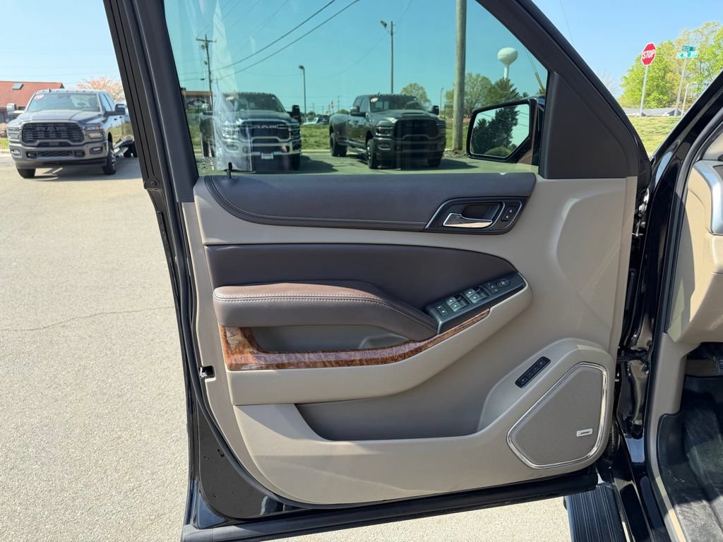 Used 2019 Chevrolet Suburban Premier AWD/4WD image 12