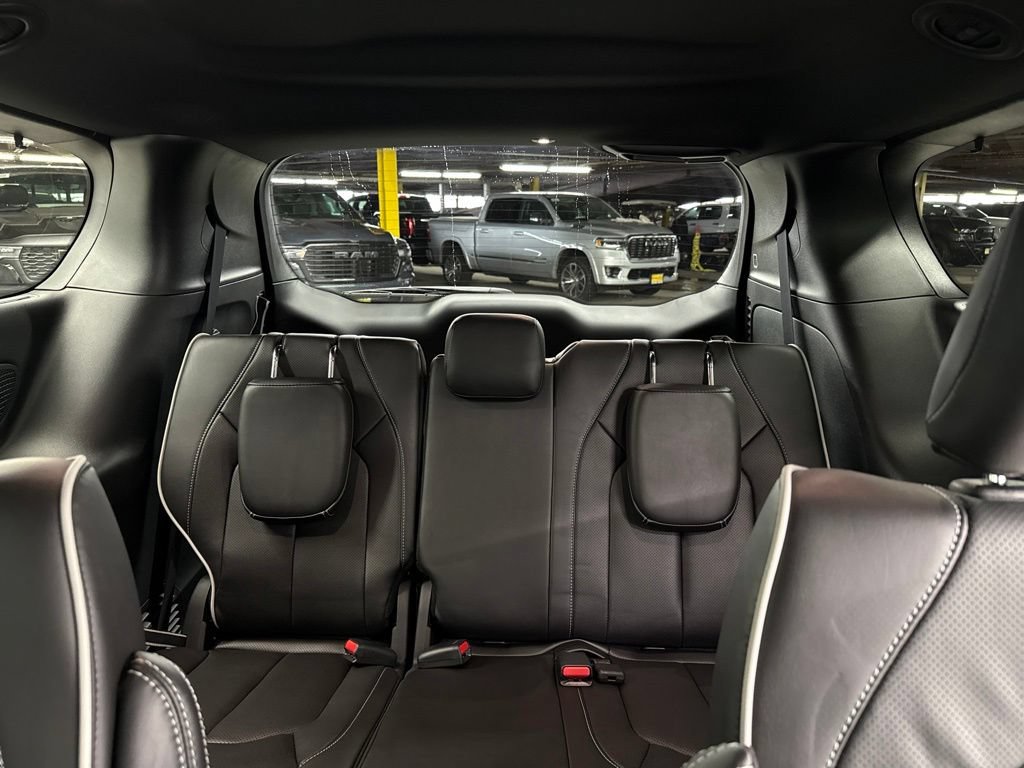 Used 2026 Chrysler Pacifica Limited w/ Uconnect Theater Family Group FWD image 14