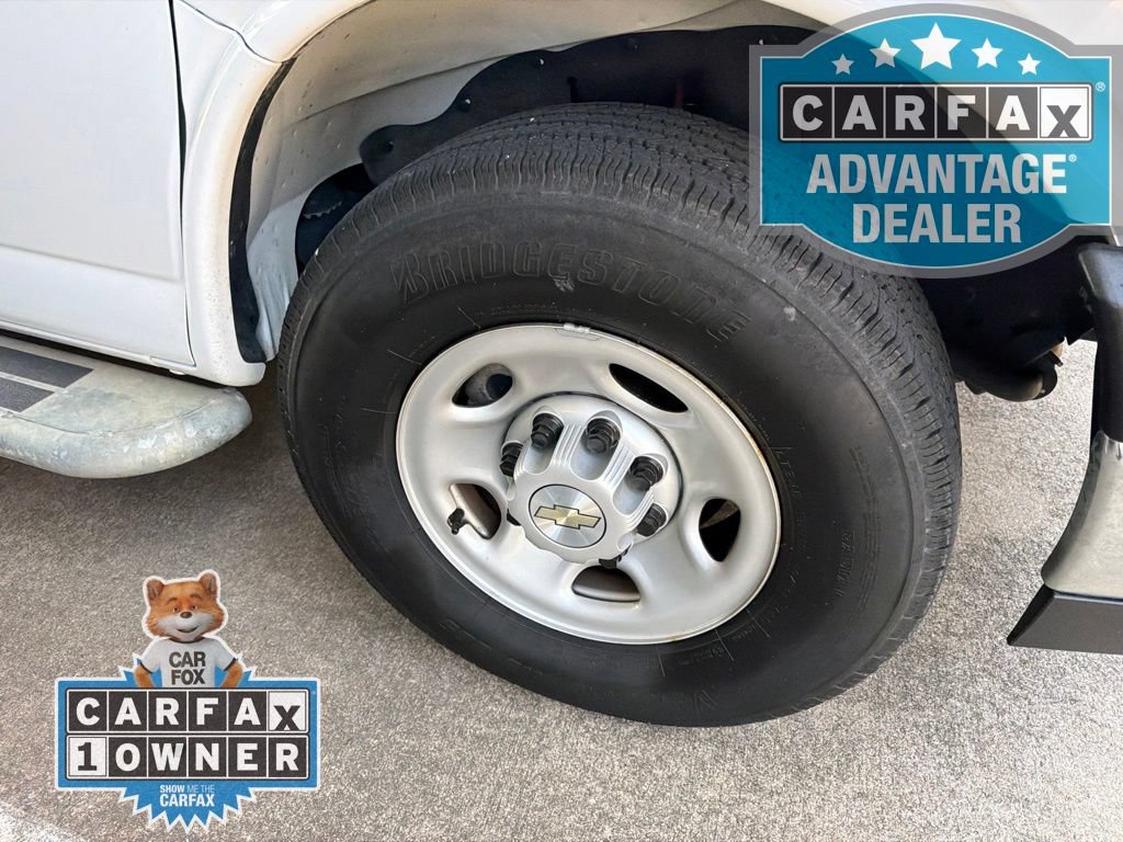 Used 2024 Chevrolet Express 2500 w/ Driver Convenience Package RWD image 8