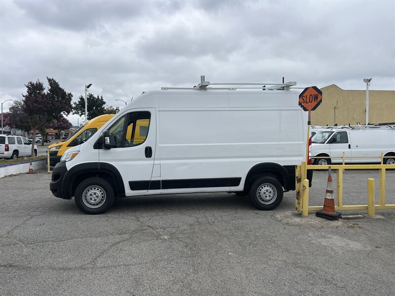 Used 2024 RAM ProMaster 2500 FWD image 4