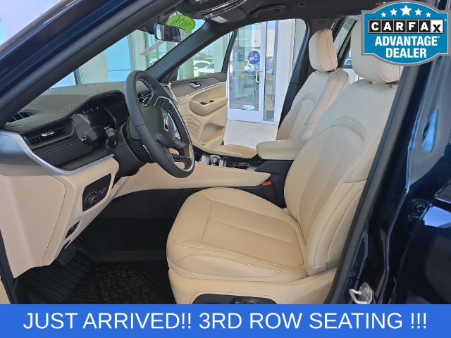Used 2026 Jeep Grand Cherokee Limited AWD/4WD image 13