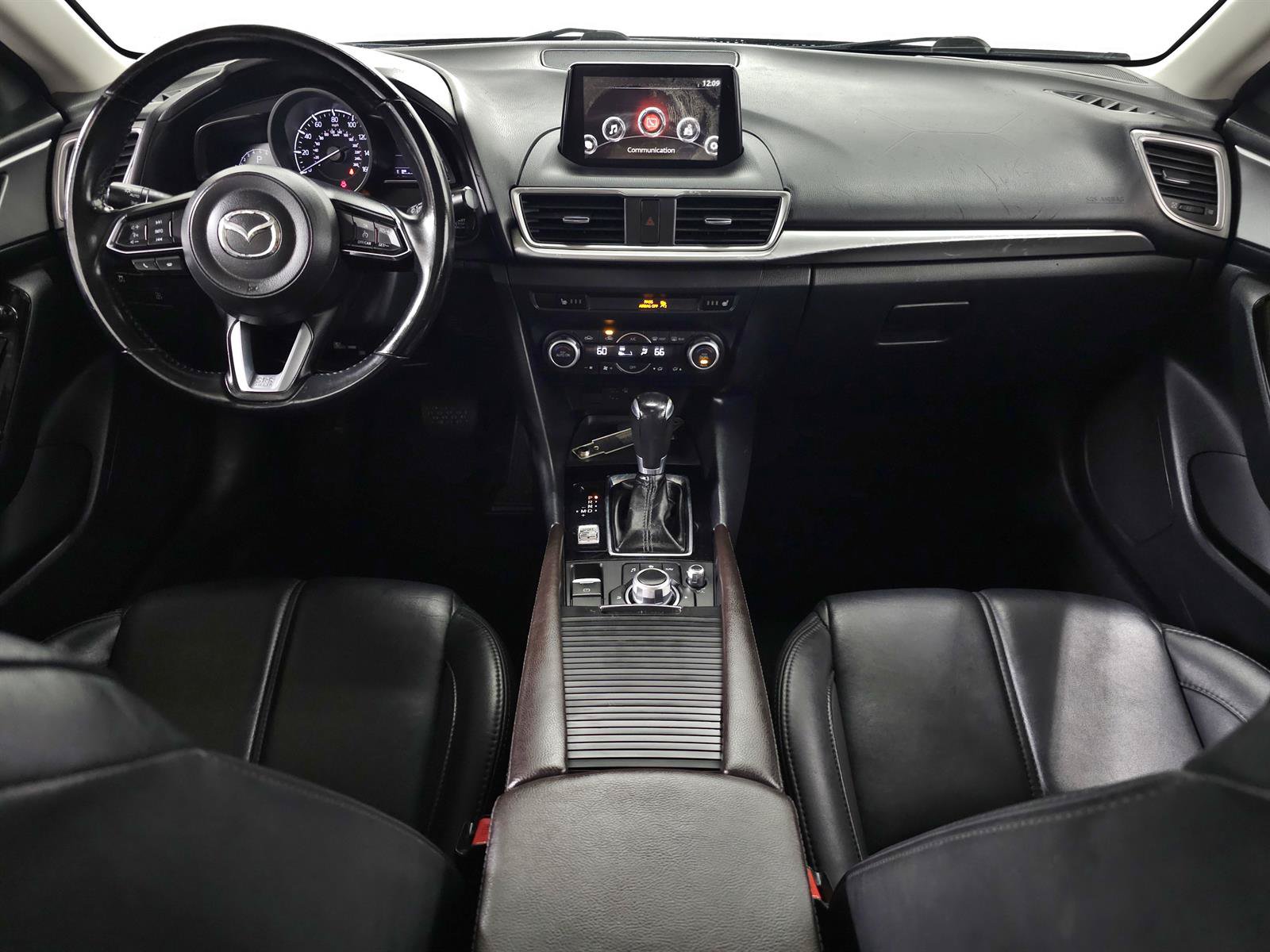 Used 2018 MAZDA MAZDA3 Touring FWD image 10