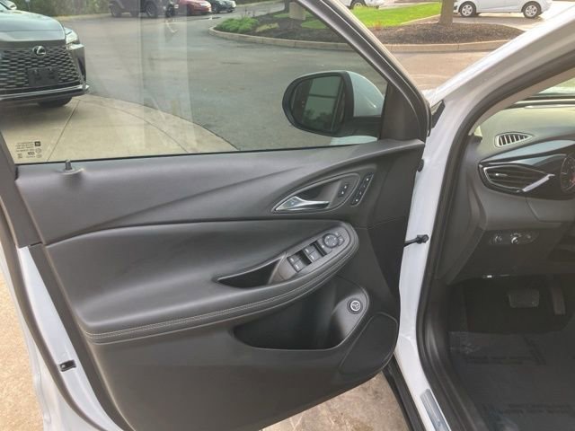 Used 2023 Buick Encore GX Essence w/ Experience Buick Package image 9