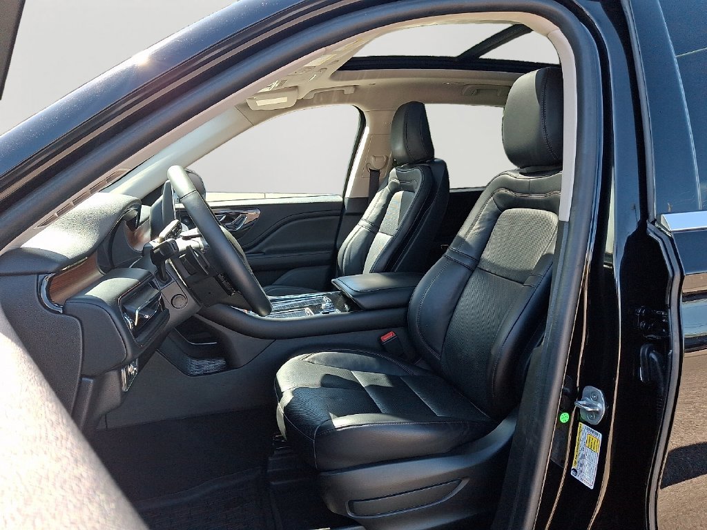 Used 2023 Lincoln Aviator Grand Touring w/ Elements Package Plus AWD/4WD image 14