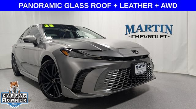 Used 2025 Toyota Camry XSE AWD/4WD image 1