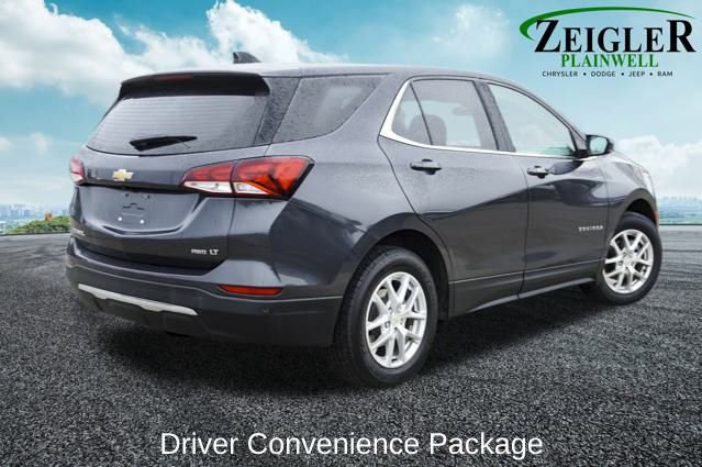Used 2022 Chevrolet Equinox LT w/ Driver Convenience Package image 3