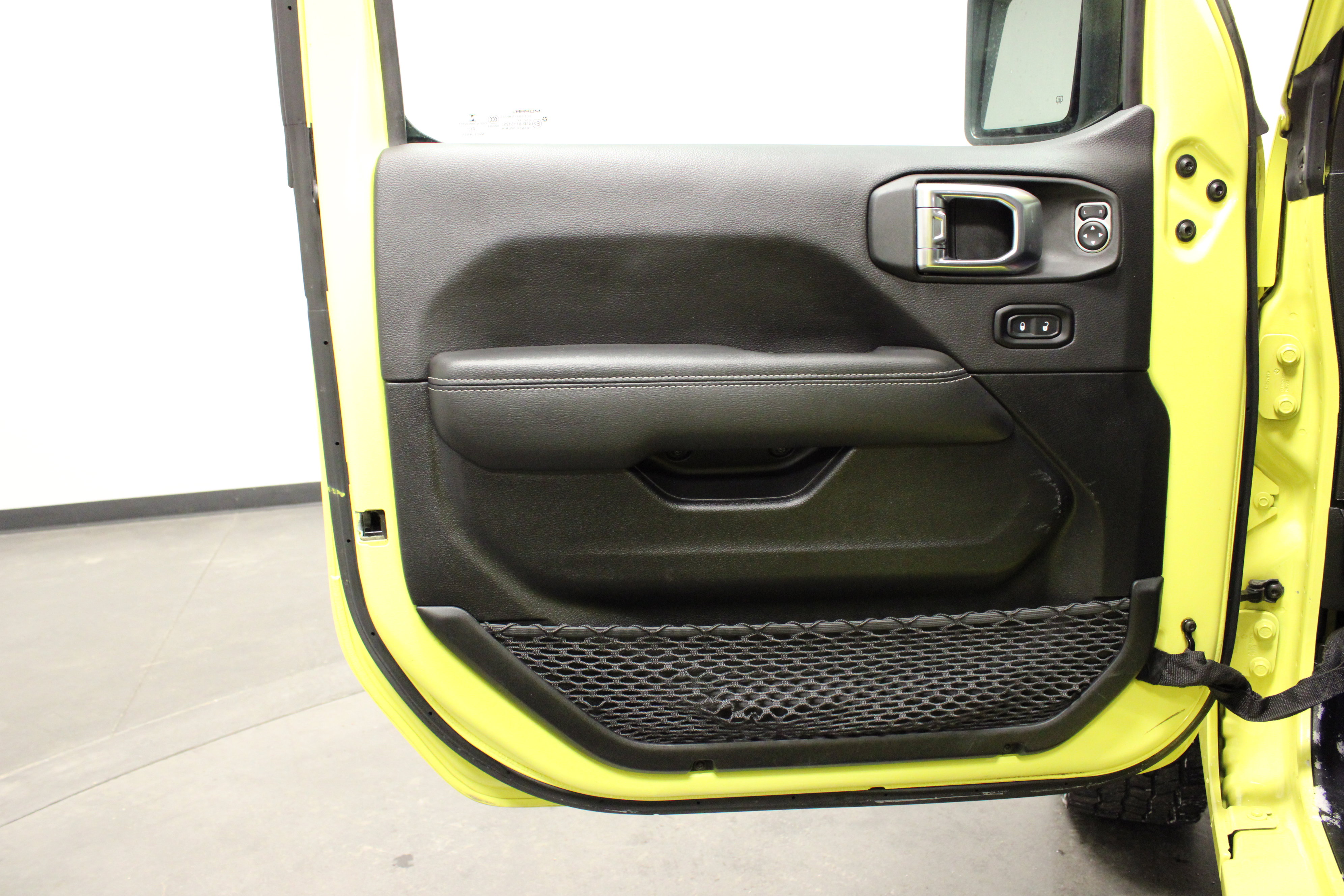 Used 2023 Jeep Wrangler Unlimited Sahara AWD/4WD image 17