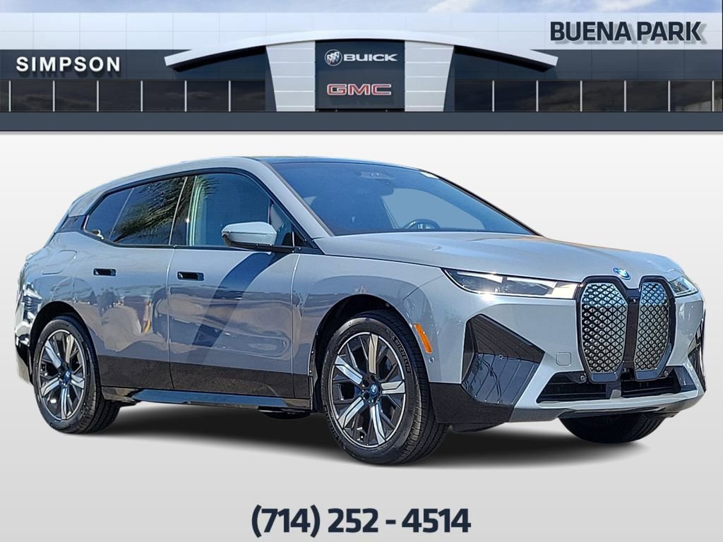 Used 2025 BMW iX xDrive50 image 1