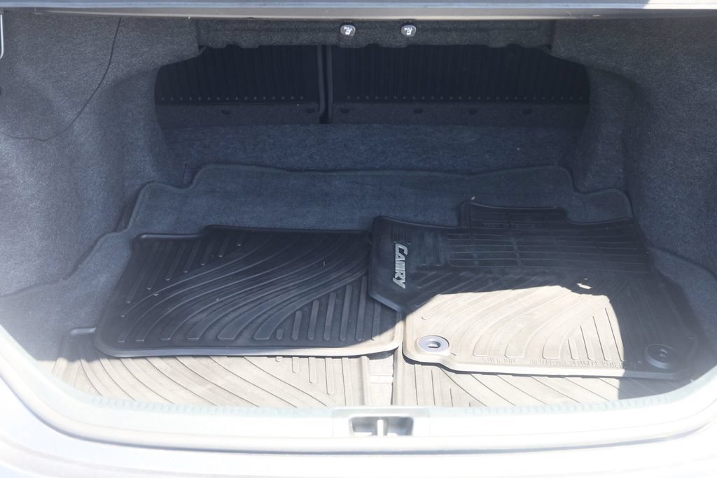 Used 2013 Toyota Camry SE FWD image 21