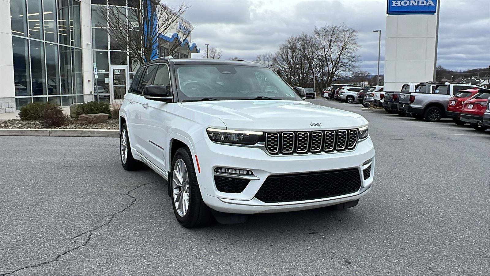 Used 2022 Jeep Grand Cherokee Summit w/ Adv Protech Group IV AWD/4WD image 1