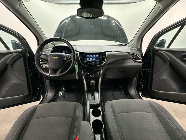 Used 2018 Chevrolet Trax LS FWD image 17