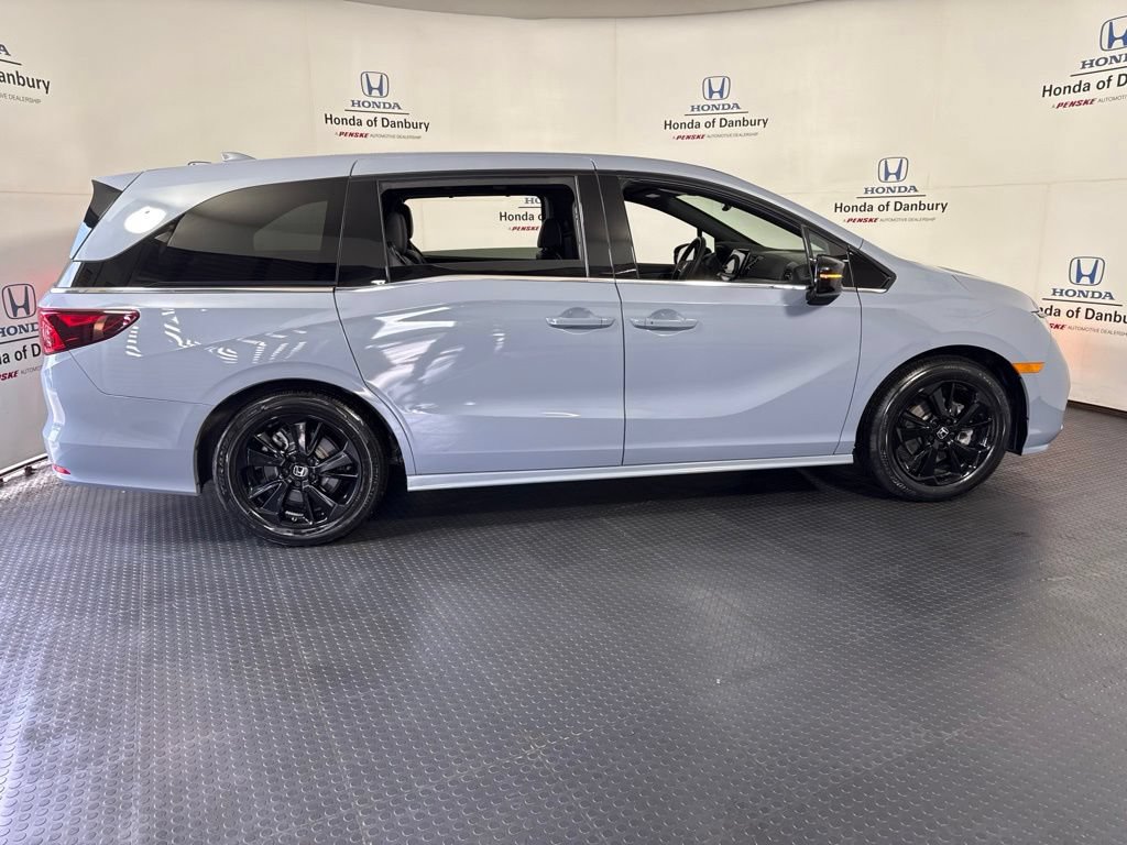 Used 2024 Honda Odyssey Sport image 3