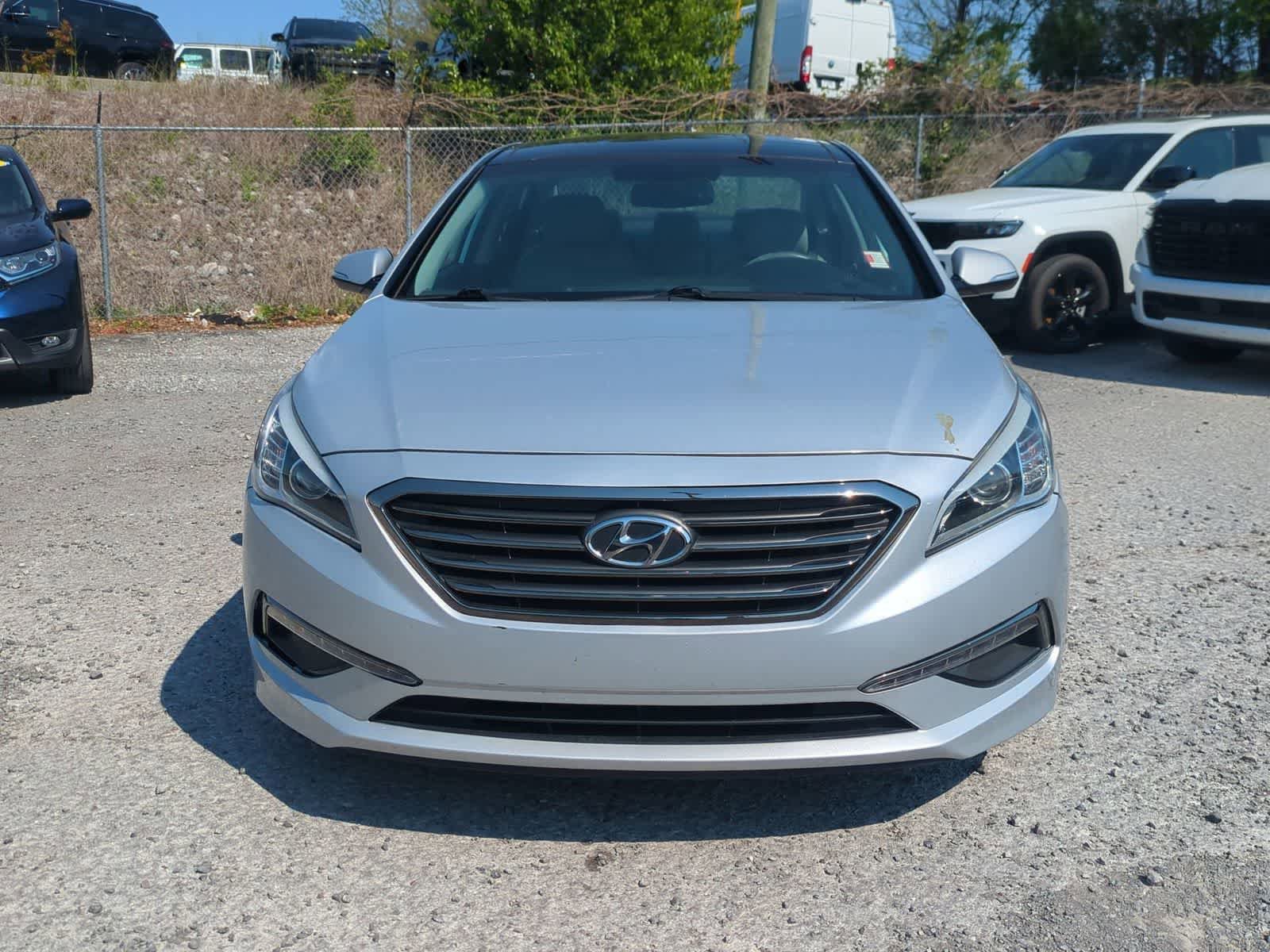 Used 2015 Hyundai Sonata Limited w/ Option Group 05 FWD image 3