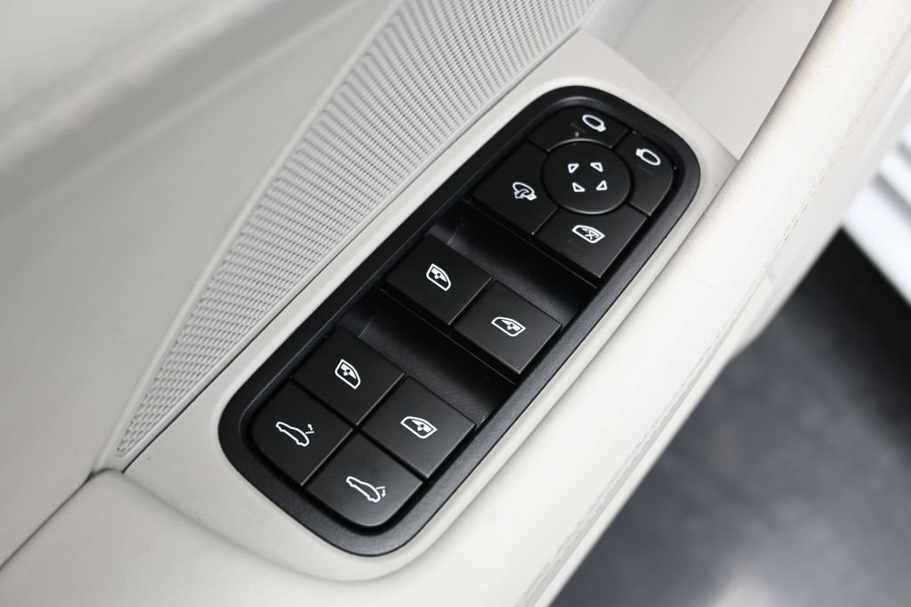 Certified 2023 Porsche Panamera GTS AWD/4WD image 9