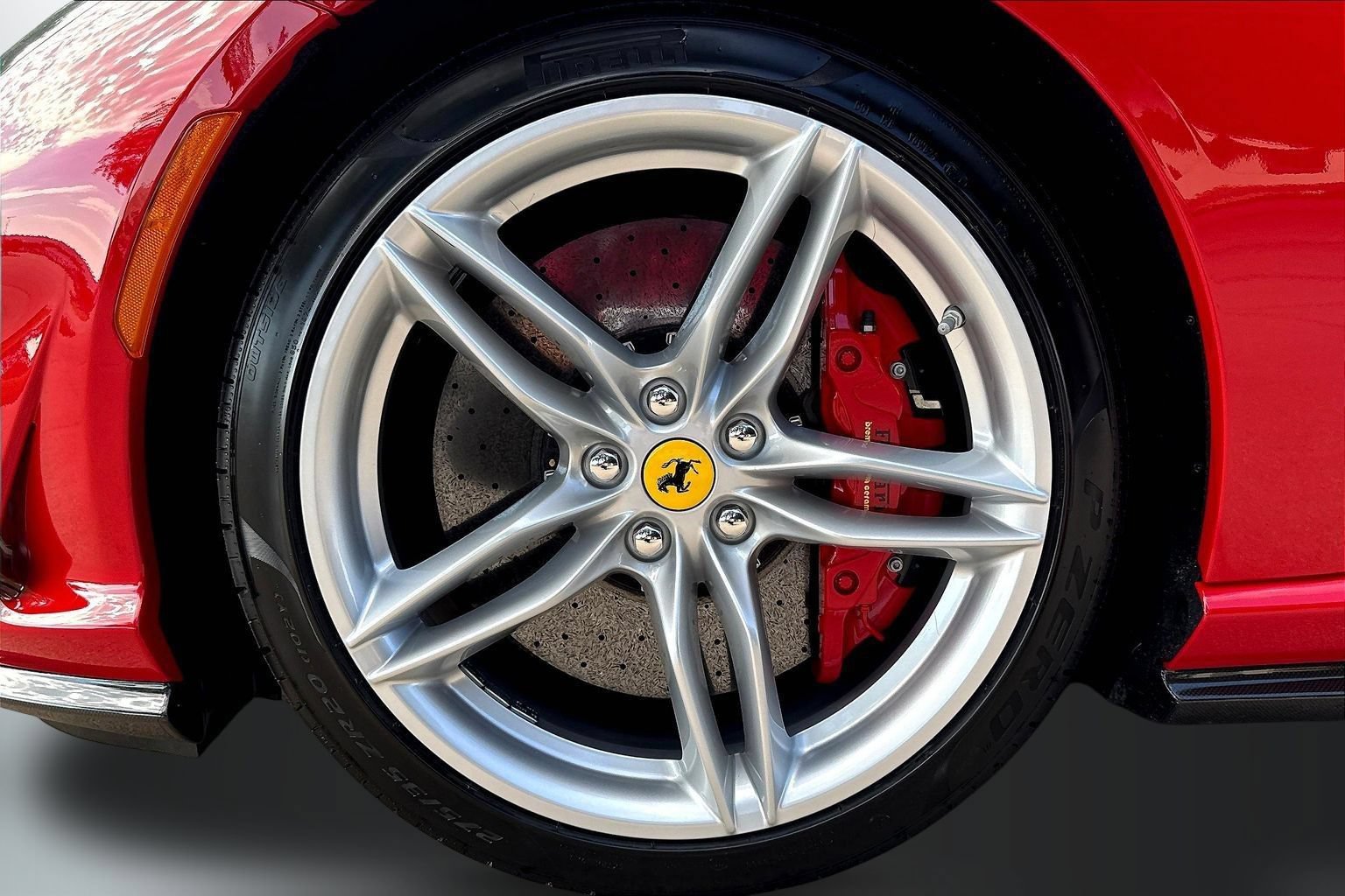 Used 2022 Ferrari 812 GTS RWD image 28