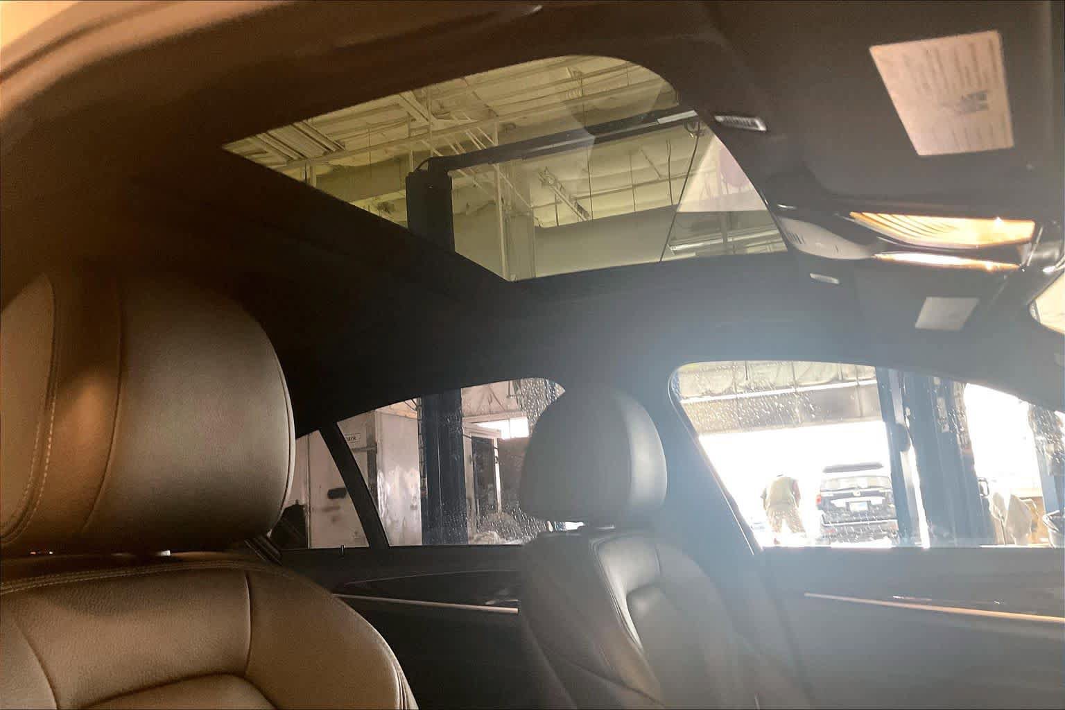 Used 2019 BMW 530i w/ Convenience Package RWD image 12