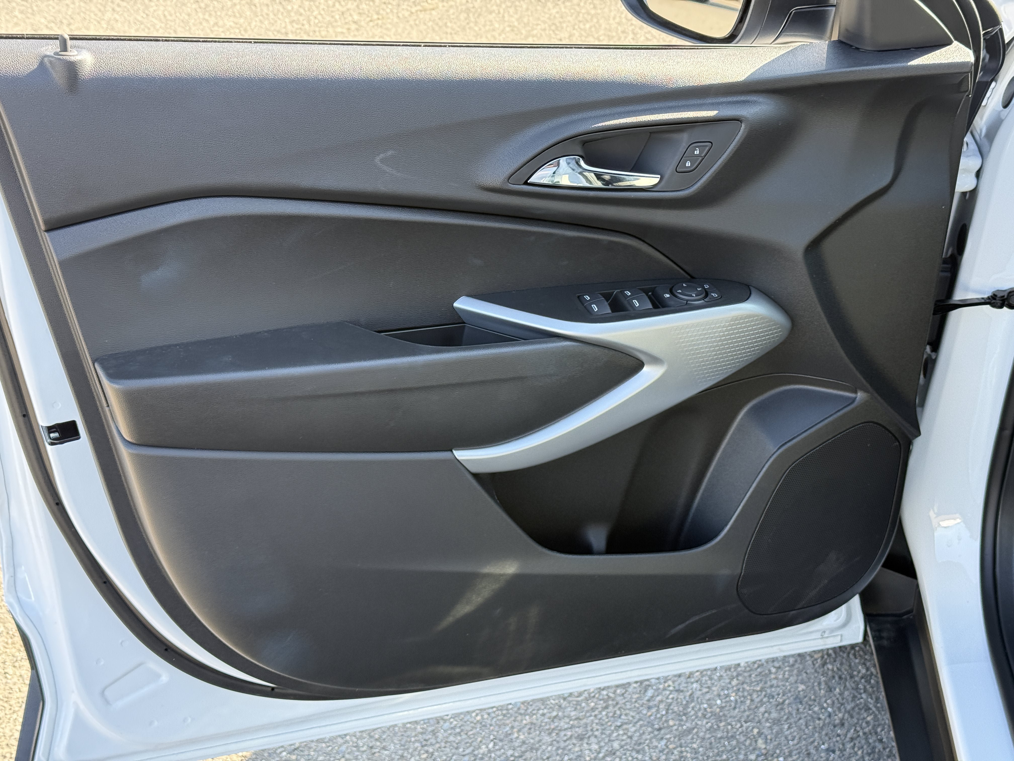 New 2026 Chevrolet Trax RS w/ Driver Confidence Package FWD image 9