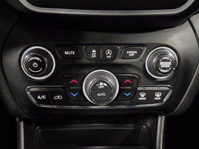 Used 2020 Jeep Cherokee Latitude Lux w/ Comfort/Convenience Group image 26