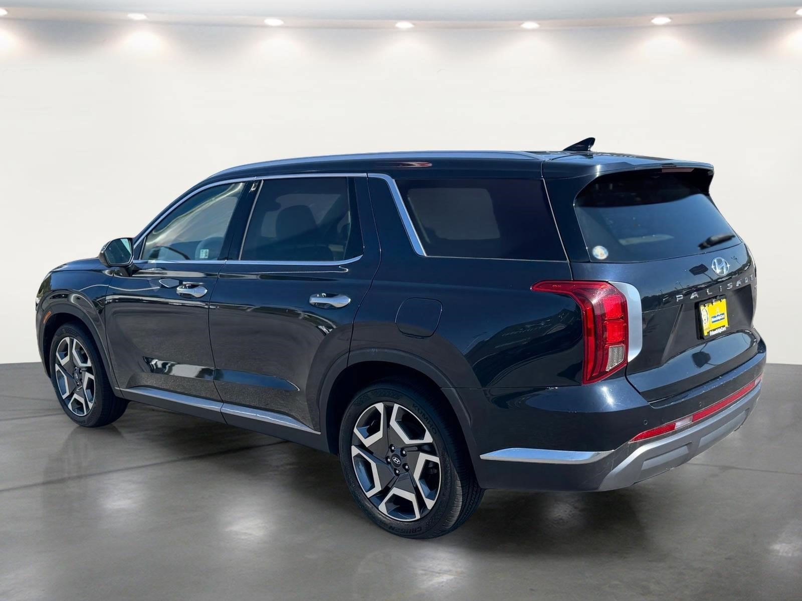 Certified 2024 Hyundai Palisade Limited AWD/4WD image 4