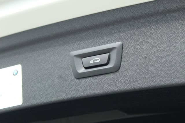 Certified 2023 BMW iX xDrive50 w/ Sport Package image 8