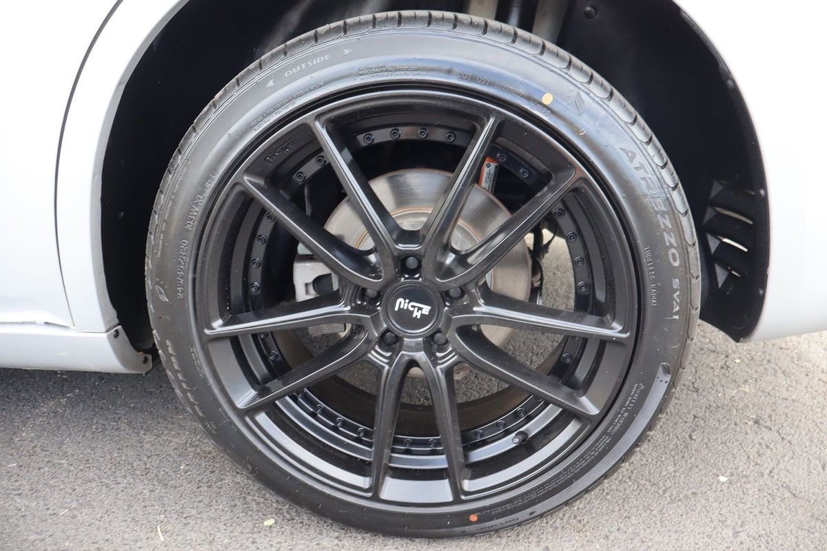 Used 2010 Chrysler 300 Touring image 39