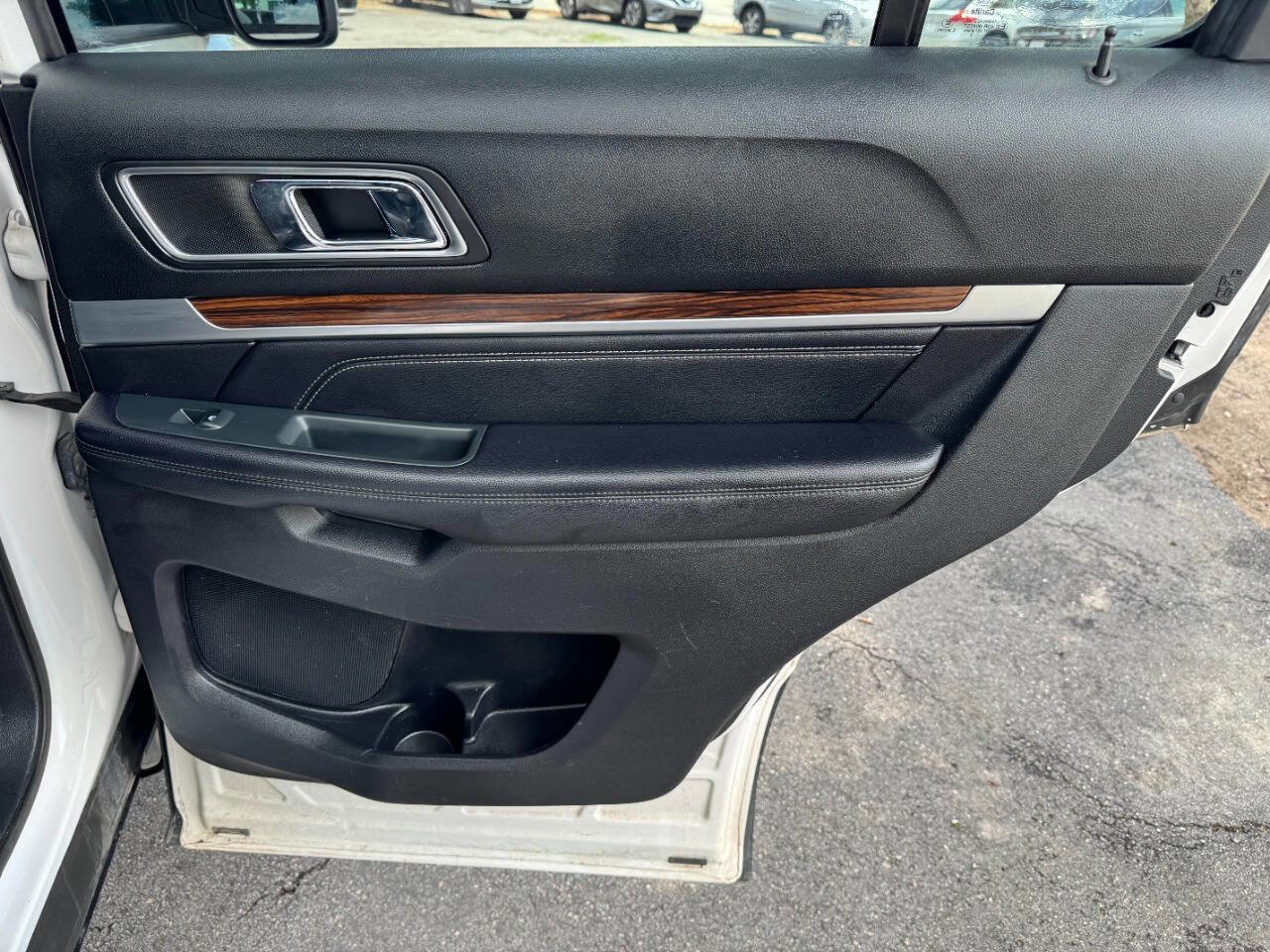 Used 2018 Ford Explorer Limited w/ Equipment Group 301A AWD/4WD image 46
