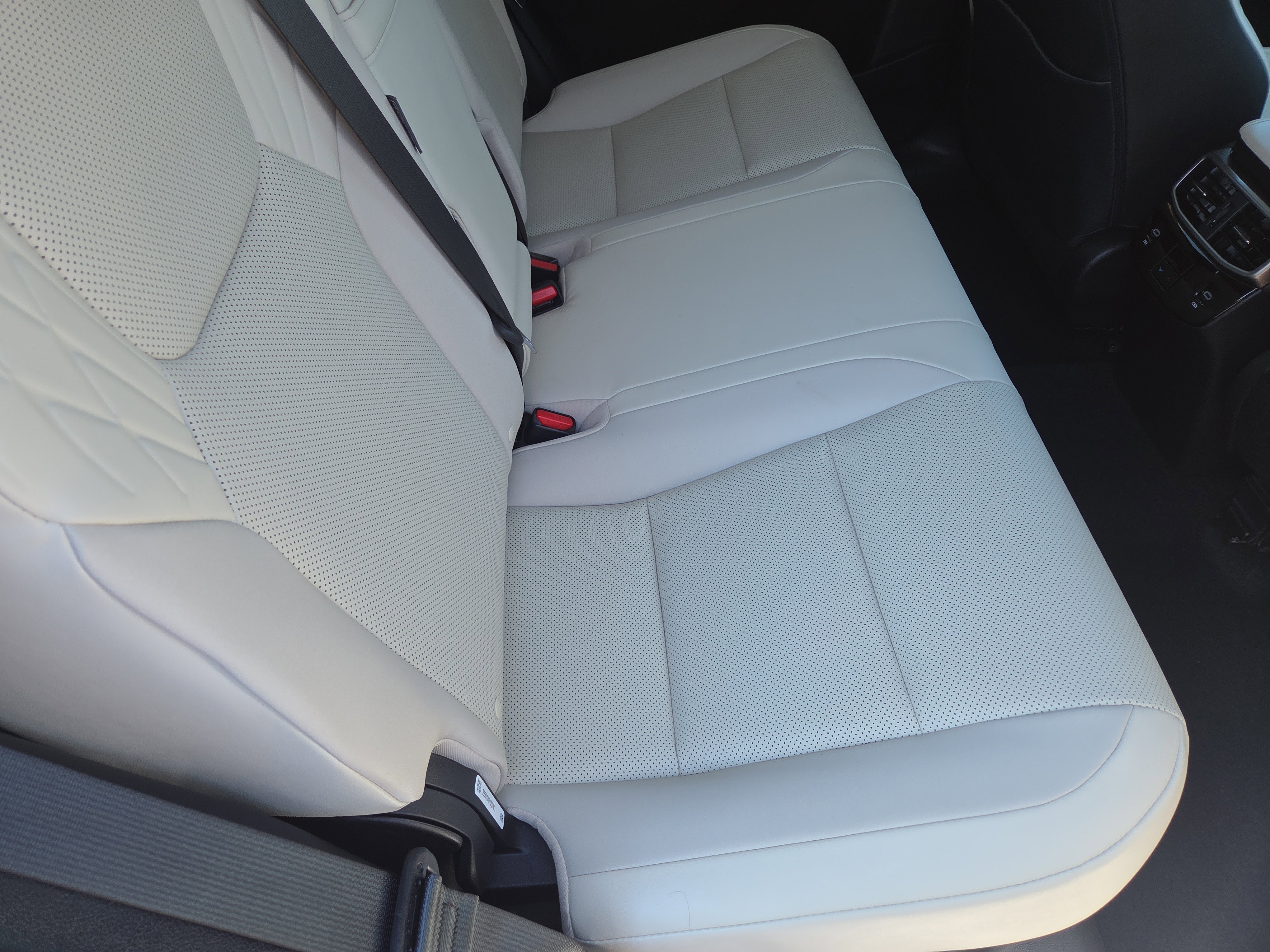 Used 2024 Lexus RX 350 Premium w/ Accessory Package (Z1) image 20