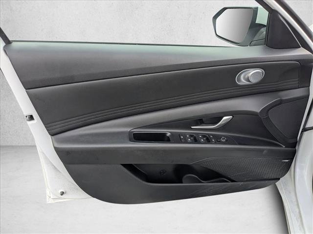 Used 2021 Hyundai Elantra SEL w/ Convenience + Premium Package image 13