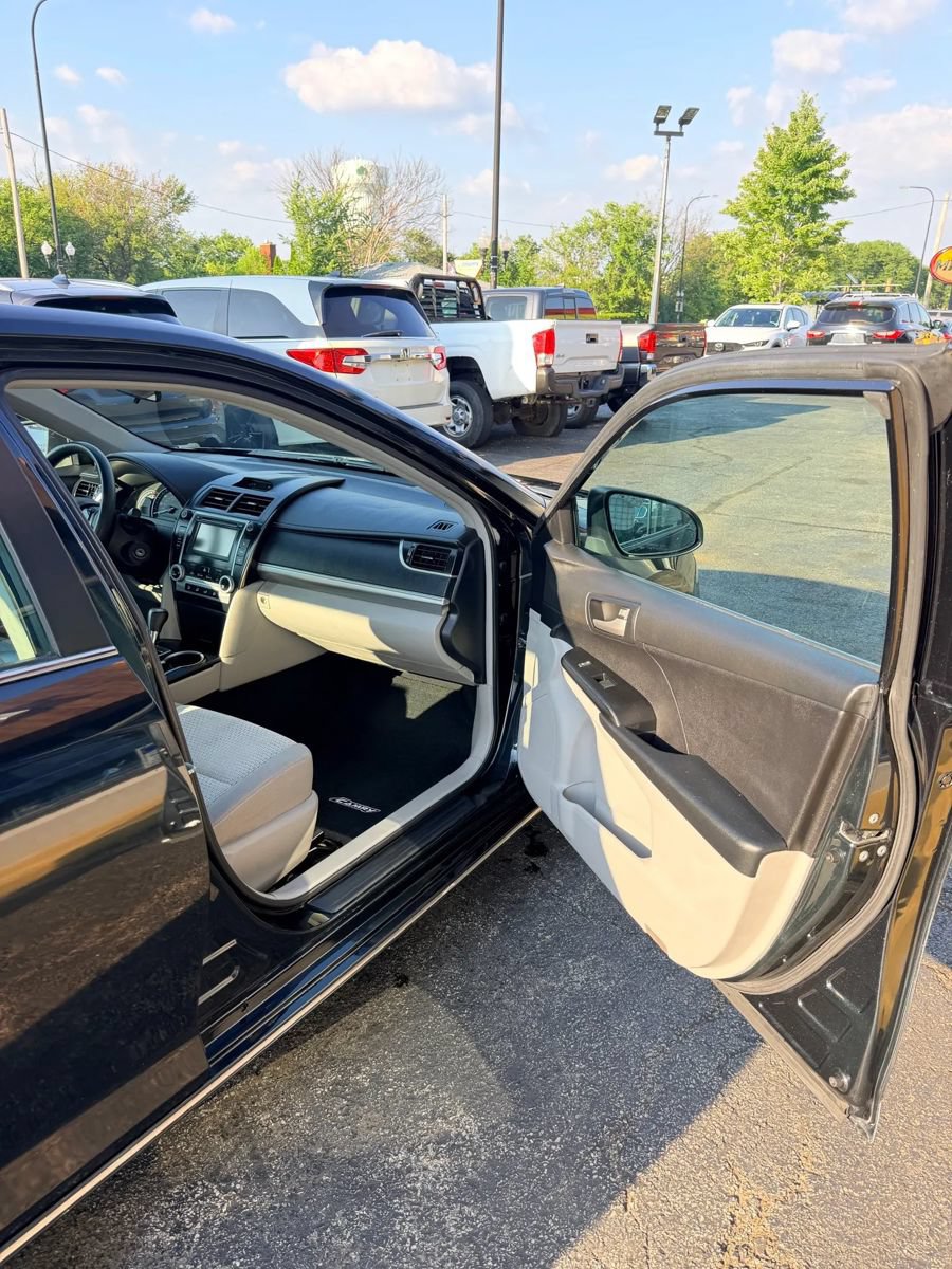 Used 2012 Toyota Camry LE FWD image 8