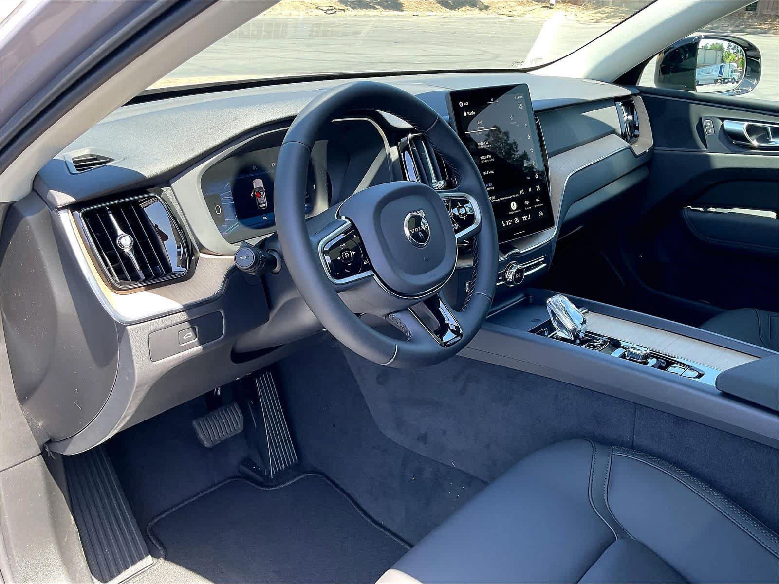 New 2026 Volvo XC60 B5 Core AWD/4WD image 8