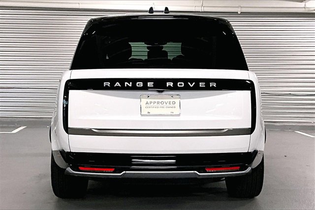 Certified 2025 Land Rover Range Rover SE image 3