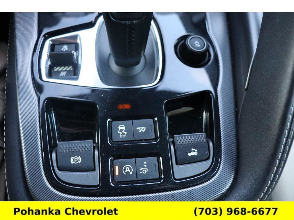 Used 2017 Jaguar F-TYPE R image 18