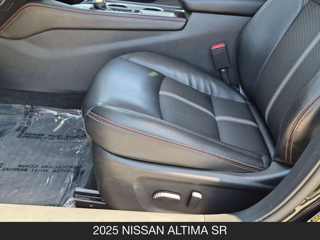 Used 2025 Nissan Altima 2.5 SR FWD image 15