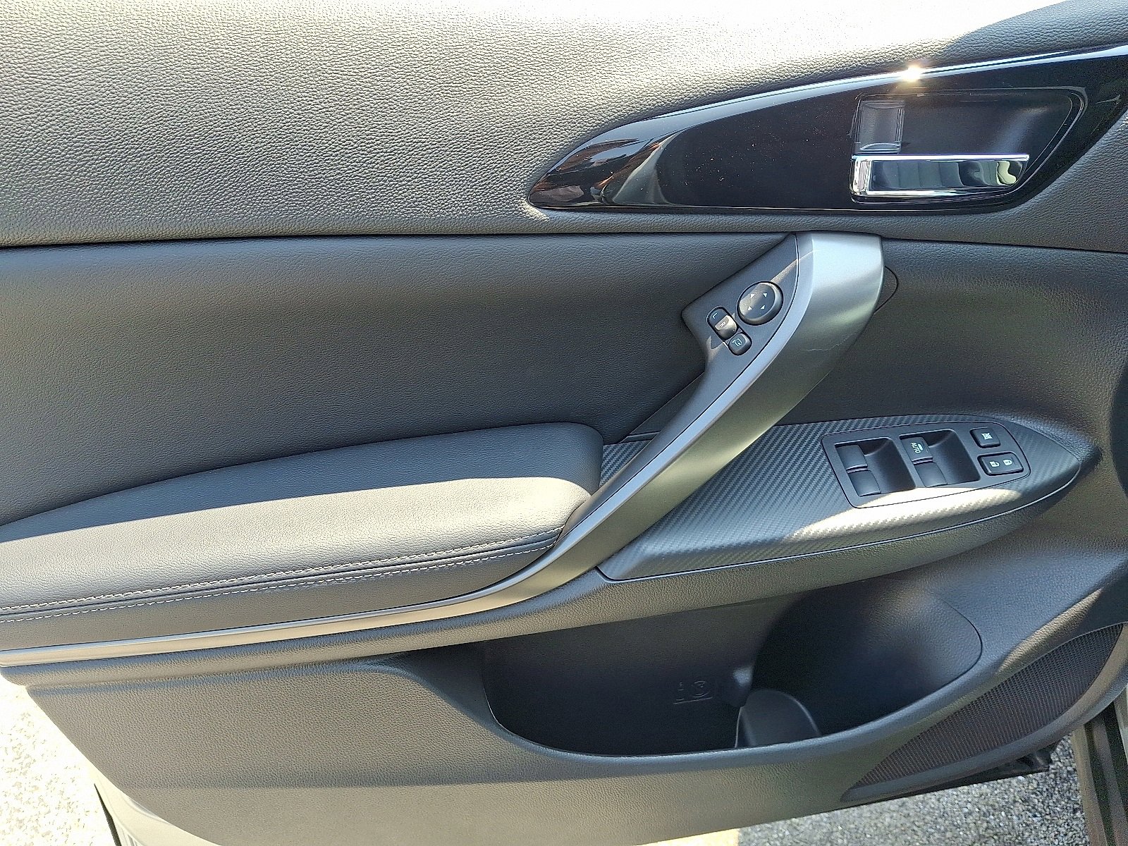 New 2025 Mitsubishi Eclipse Cross Black Edition image 13