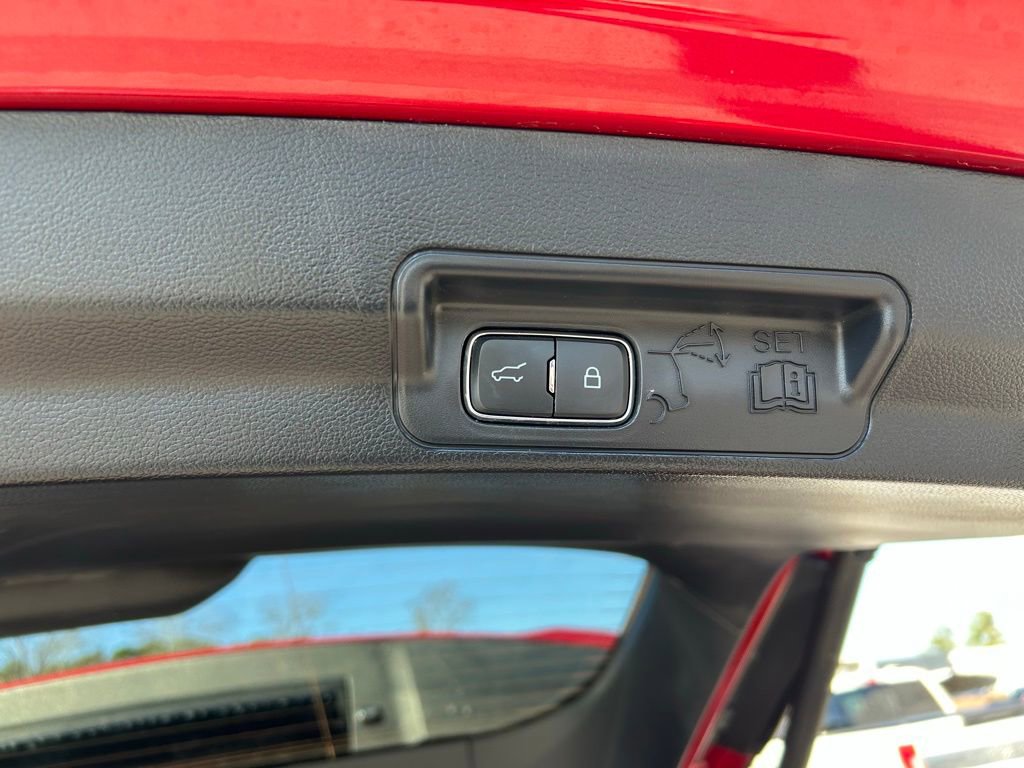 Used 2025 Ford Explorer ST AWD/4WD image 9