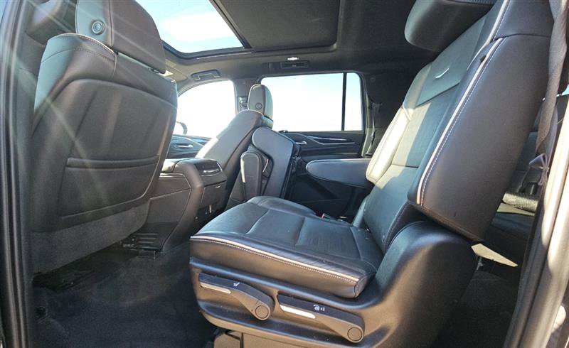 Used 2023 Cadillac Escalade ESV Sport image 4