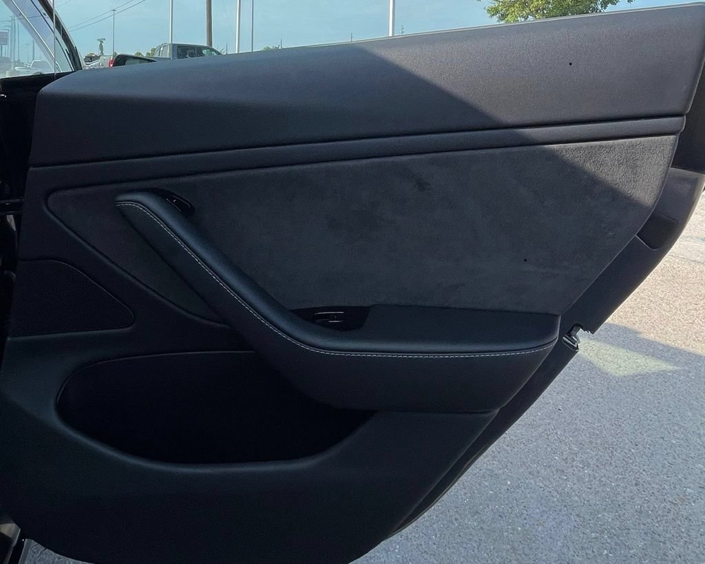 Used 2018 Tesla Model 3 Long Range RWD image 29