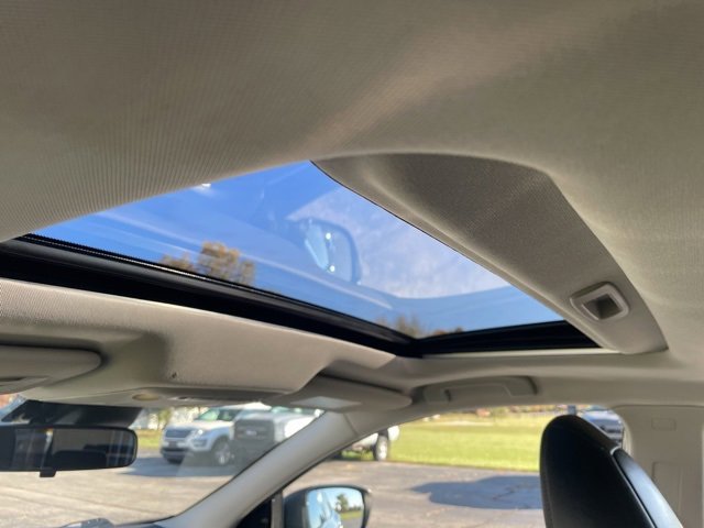 Used 2018 Nissan Rogue Sport SL w/ SL Premium Package image 9