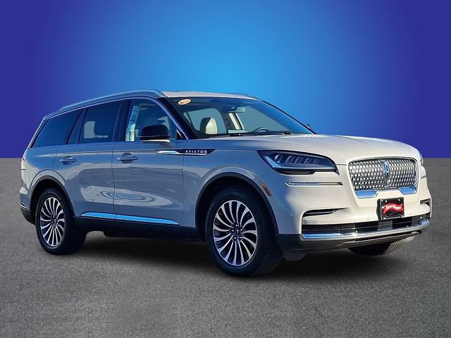 Used 2023 Lincoln Aviator AWD w/ Premium Package image 3