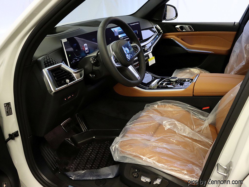 Used 2026 BMW X5 xDrive50e w/ M Sport Package image 12