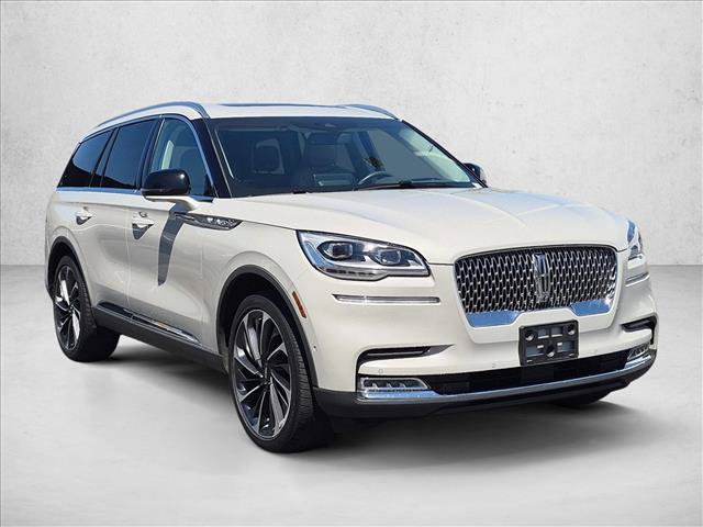 Used 2020 Lincoln Aviator Reserve w/ Equipment Group 202A AWD/4WD image 3