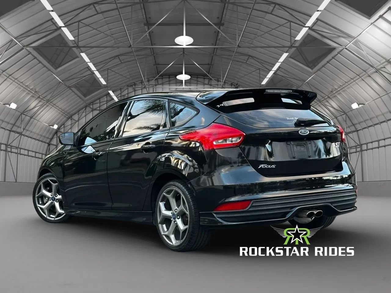 Used 2016 Ford Focus ST FWD image 4