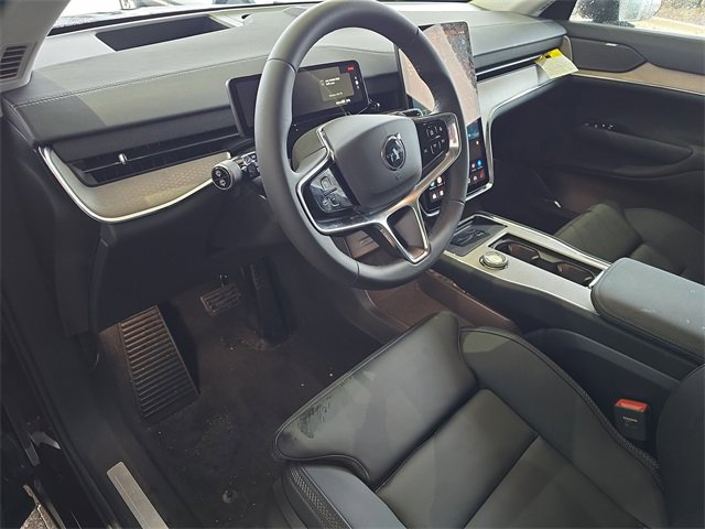 New 2025 Volvo EX90 Plus w/ Protection Package Premier image 5