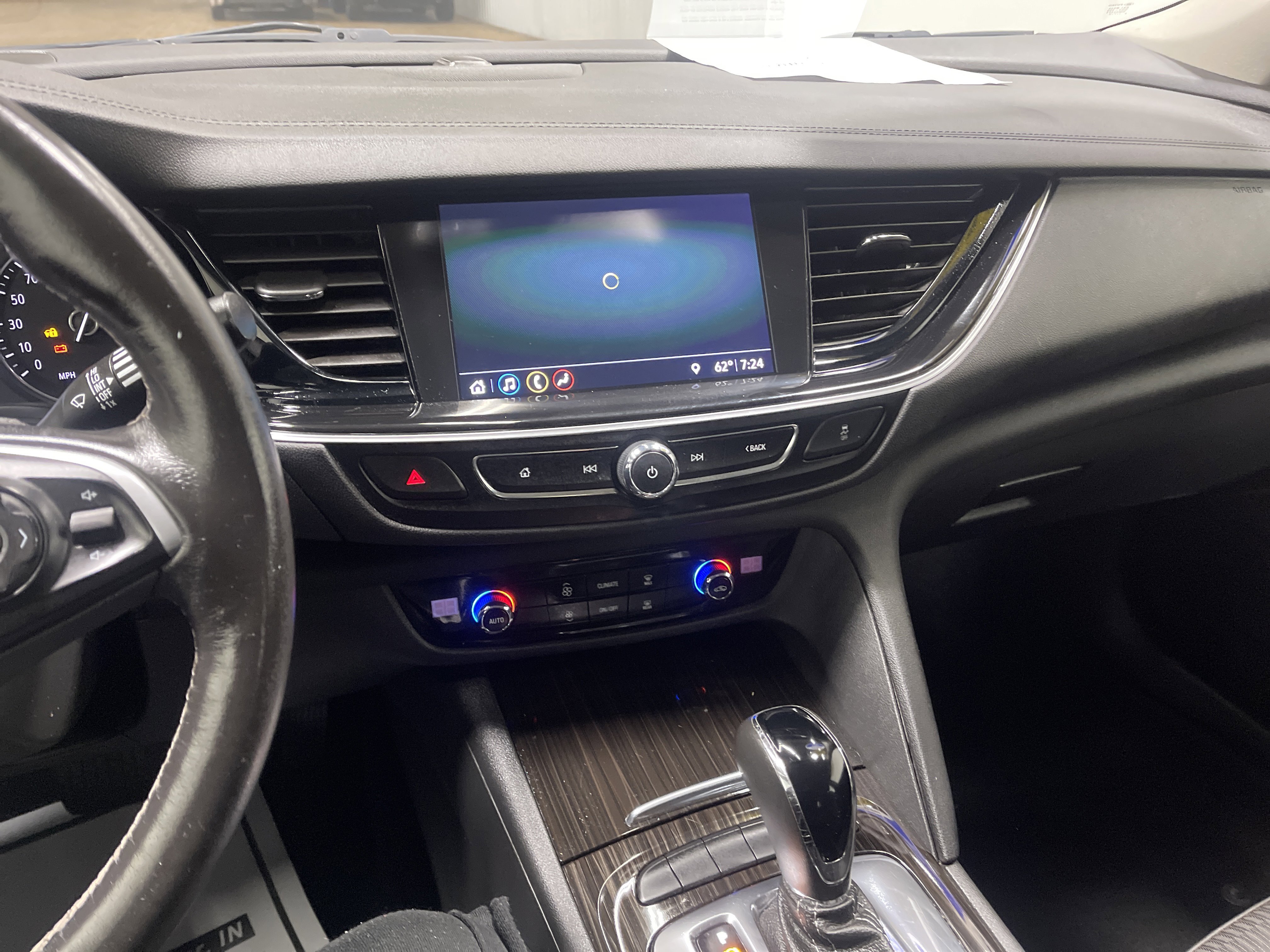 Used 2019 Buick Regal Preferred image 28