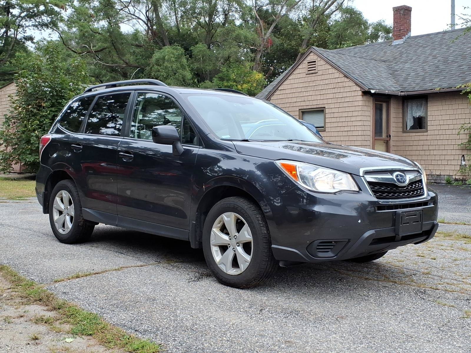 Used 2016 Subaru Forester 2.5i Premium w/ All-Weather Package AWD/4WD image 4