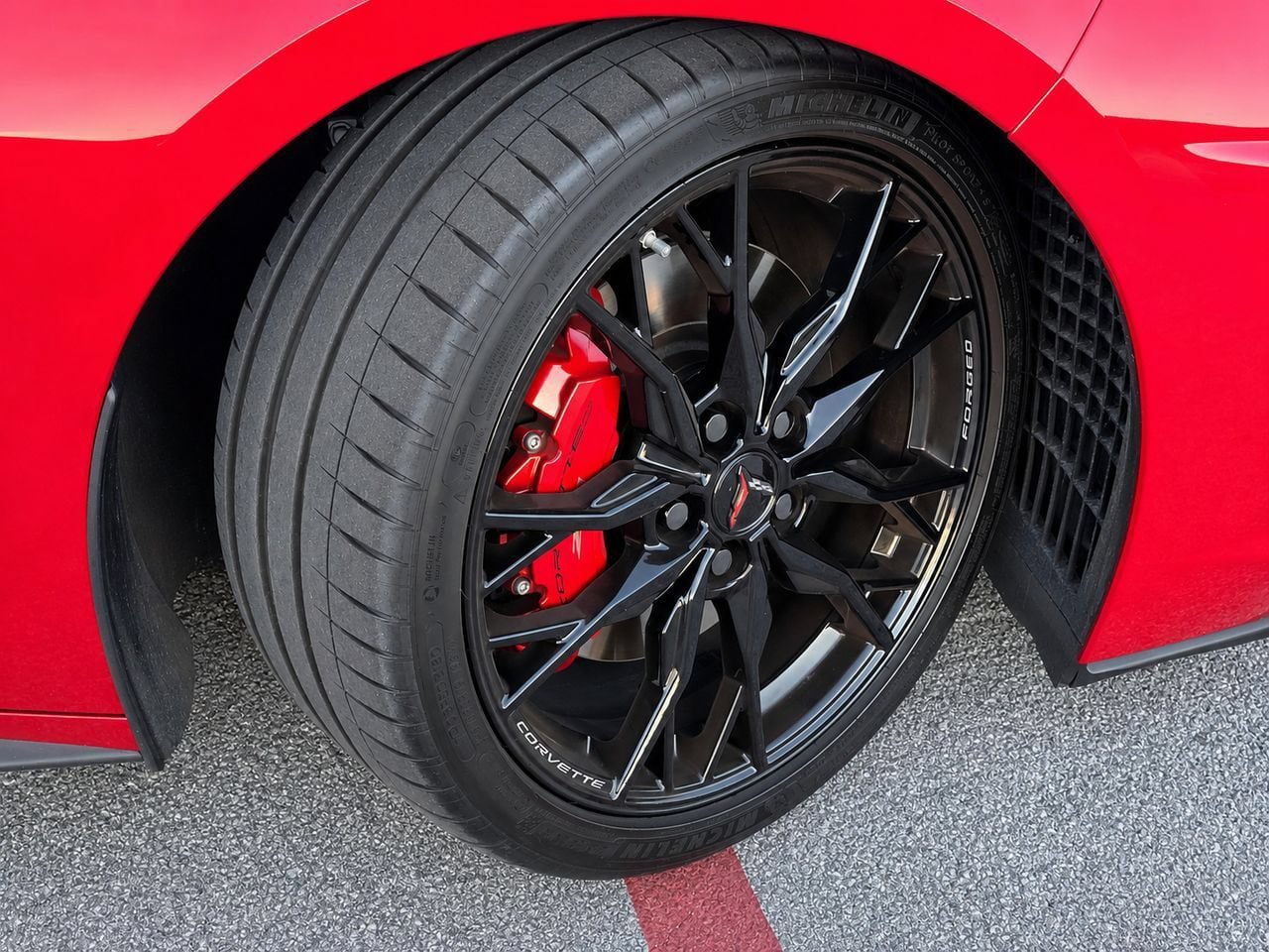 Certified 2024 Chevrolet Corvette Stingray Premium Cpe w/ Z51 Performance Package RWD image 11