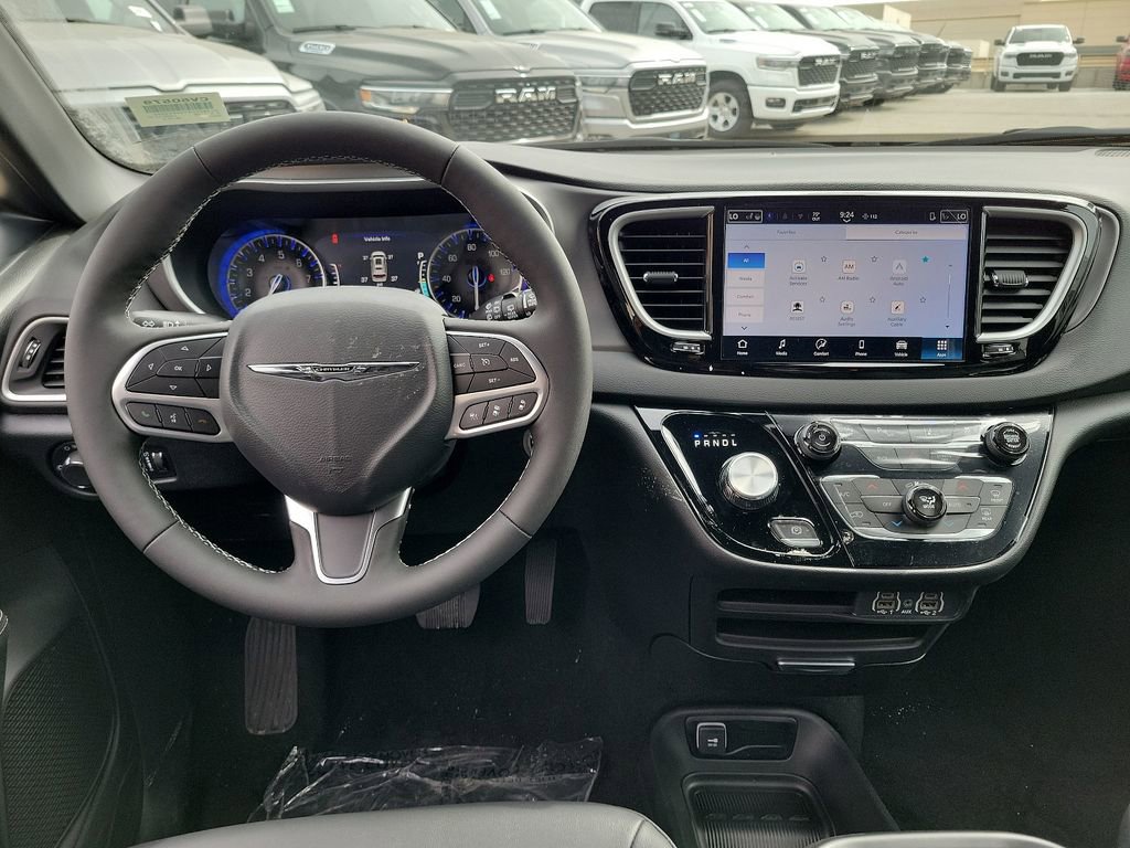 New 2025 Chrysler Voyager LX image 3