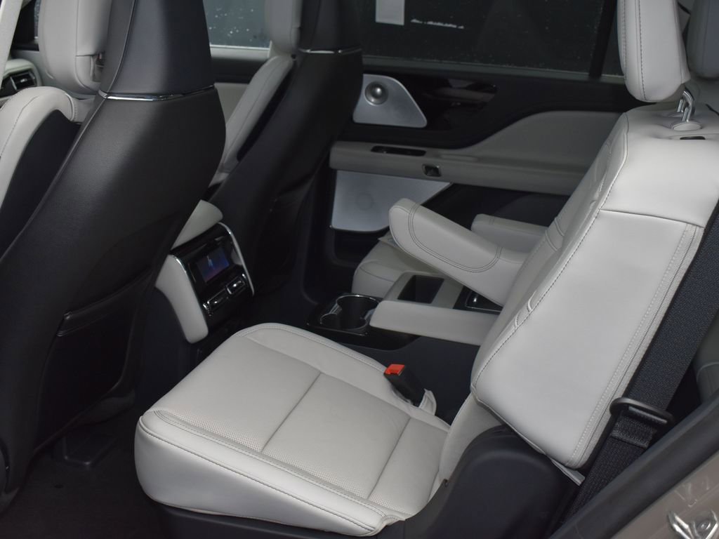 New 2025 Lincoln Aviator Reserve w/ Equipment Group 201A image 11